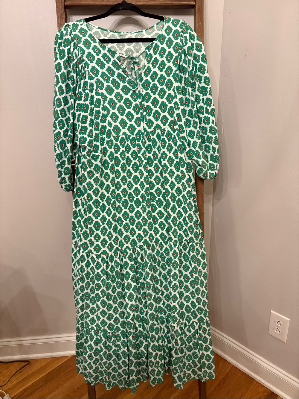 Green Floral Midi Dress - Brand Unknown. SzL